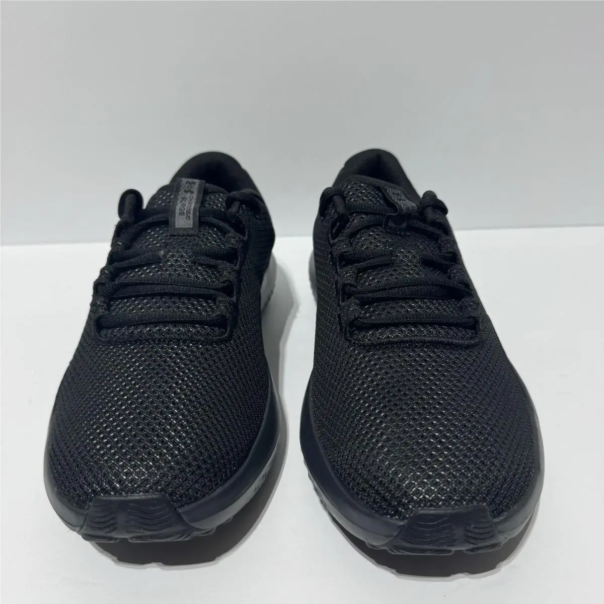 Under Armour shoes - Under Armour Surge - Surge - Black 1