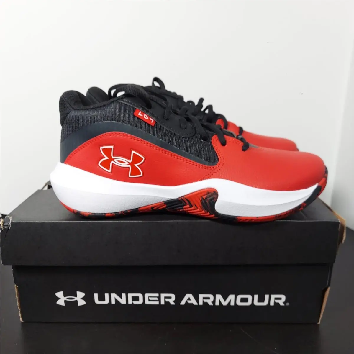 Under Armour UA Lockdown 7 Basketball Shoes Men Size 8 Red Black 3028512-600