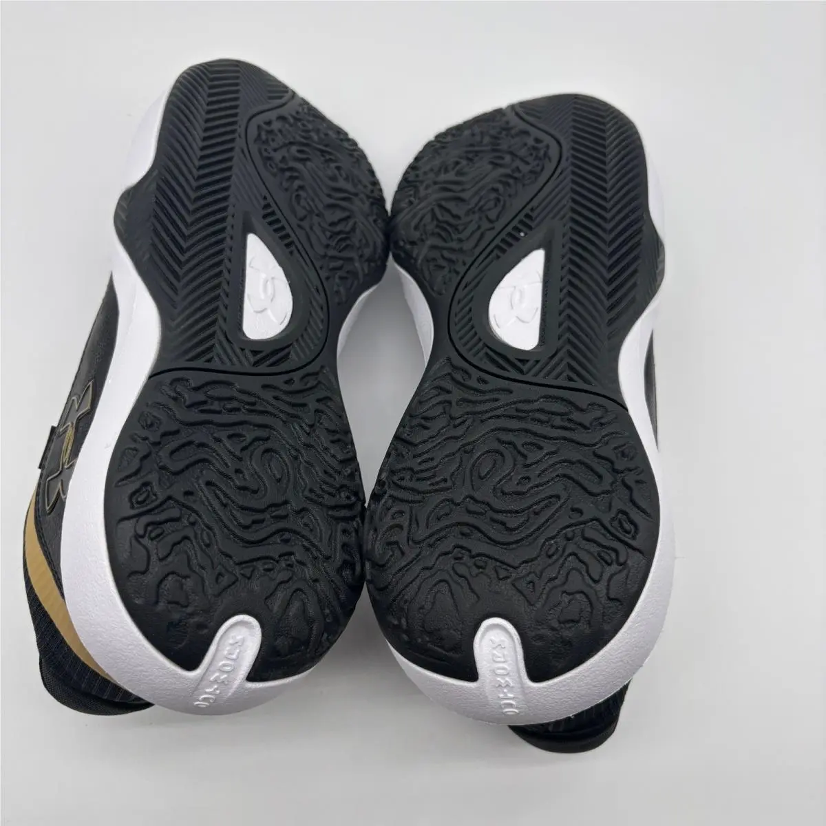 Under Armour shoes - UA Lockdown 7 - Lockdown - Black 4