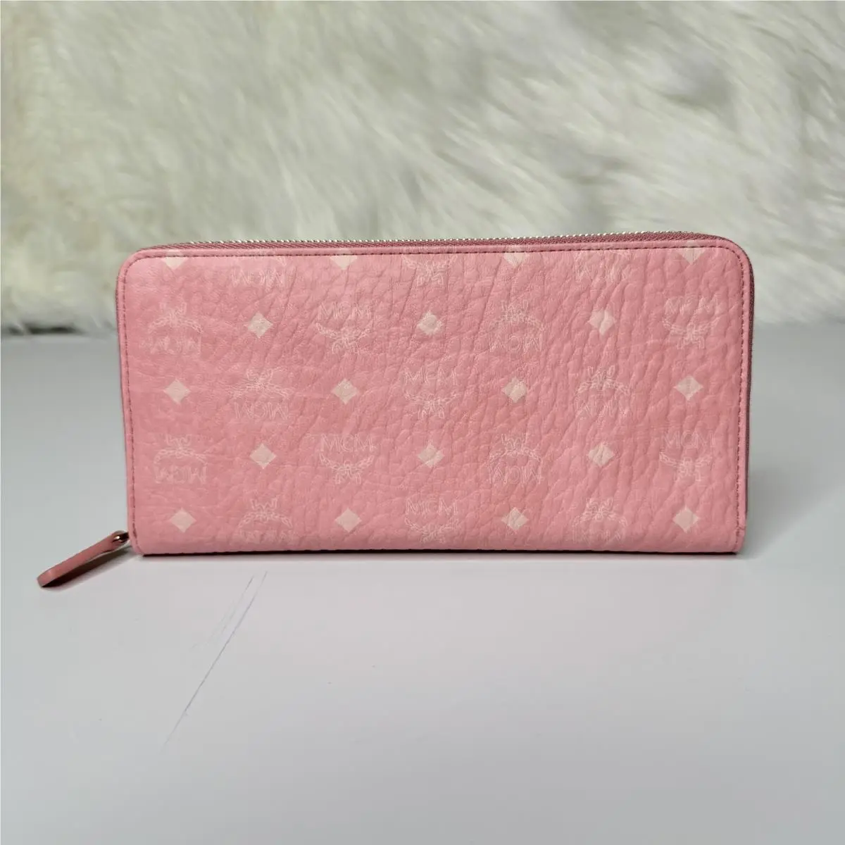 Mcm Large Aren VI Zip Around Wallet - Signature Pink