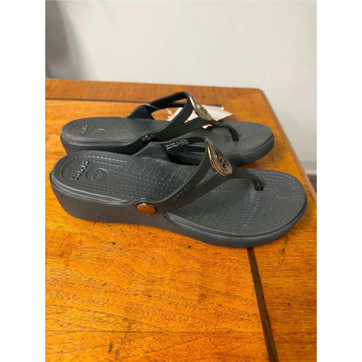 Crocs shoes - Sanrah Circle Wedge Flip - Sanrah Circle Wedge Flip - Black 1