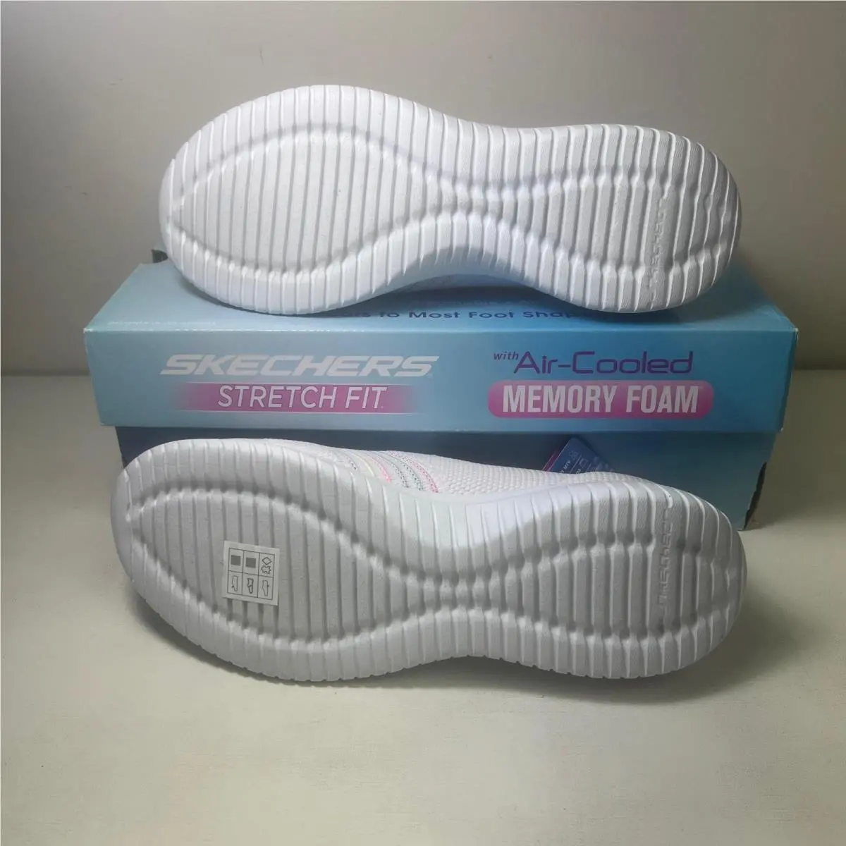 Skechers shoes - Skechers Ultra Flex Brightful Day - White 4
