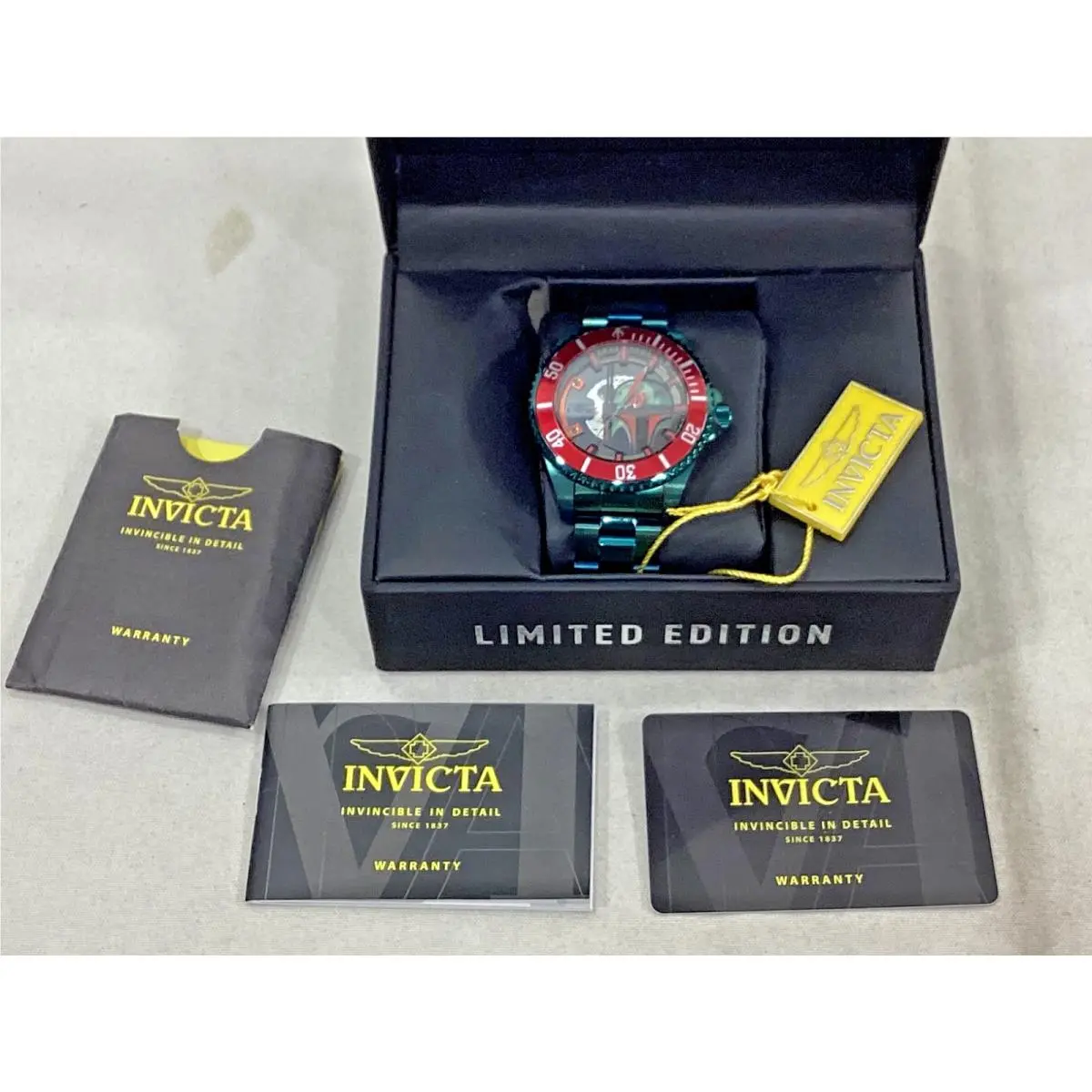 Invicta Star Wars Boba Fett Automatic Men`s Watch 1326/1977 Red Ring Boxed