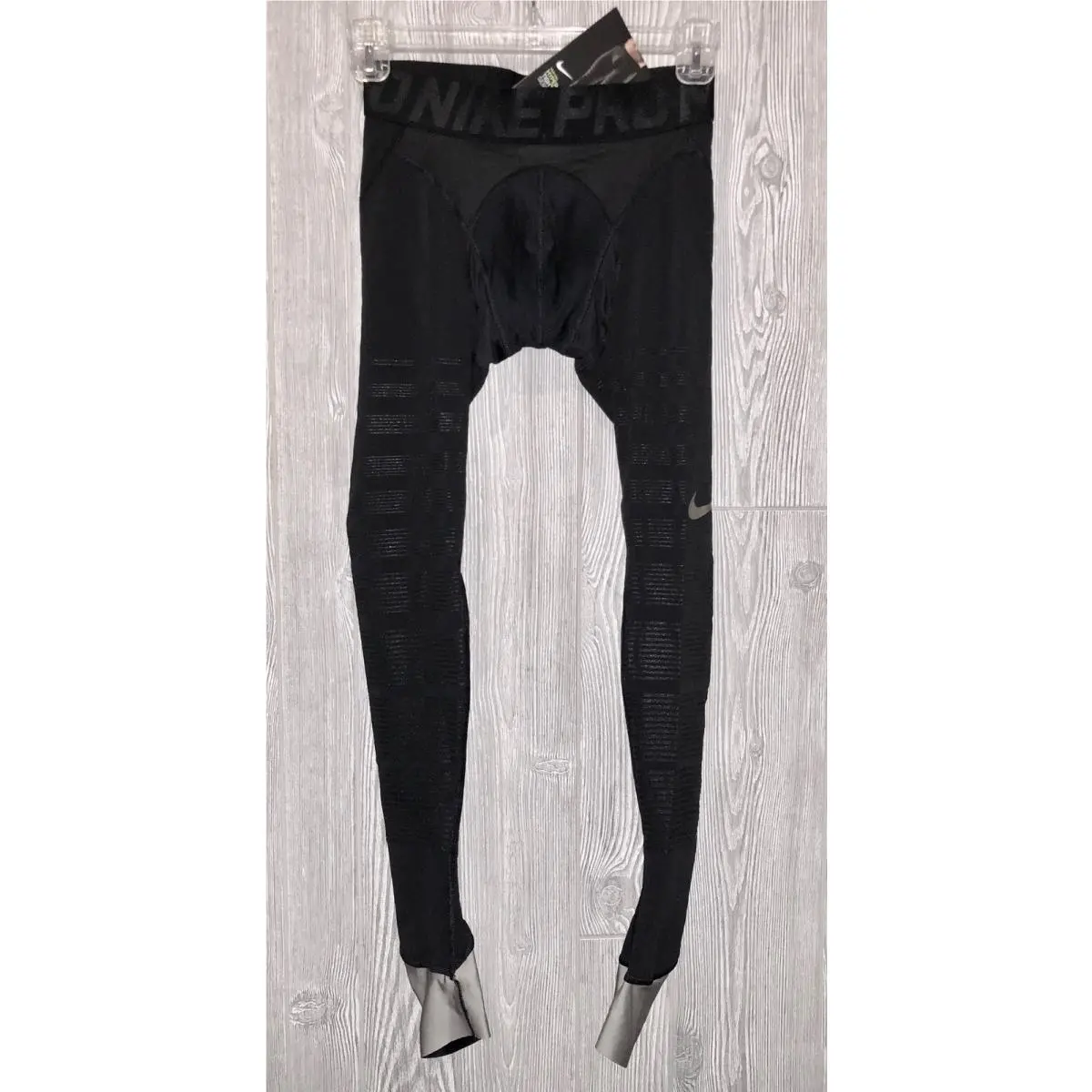 Nike clothing - NIKE Pro HyperRecovery Graduated Compression Training Tight - 812988 - Black 3