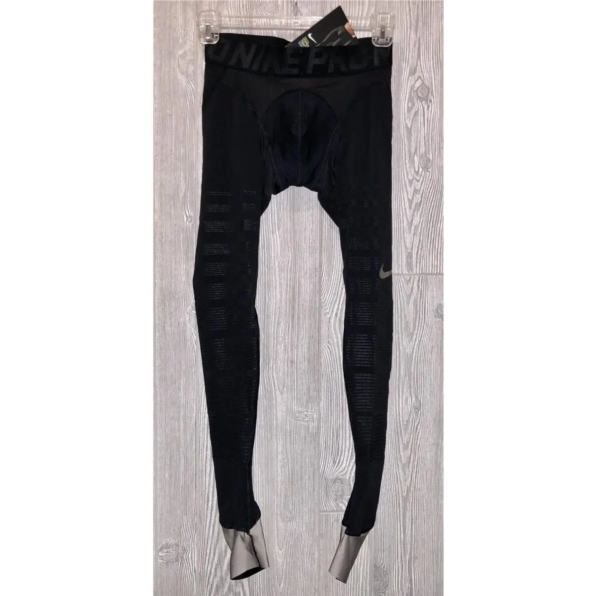 Nike clothing - NIKE Pro HyperRecovery Graduated Compression Training Tight - 812988 - Black 28