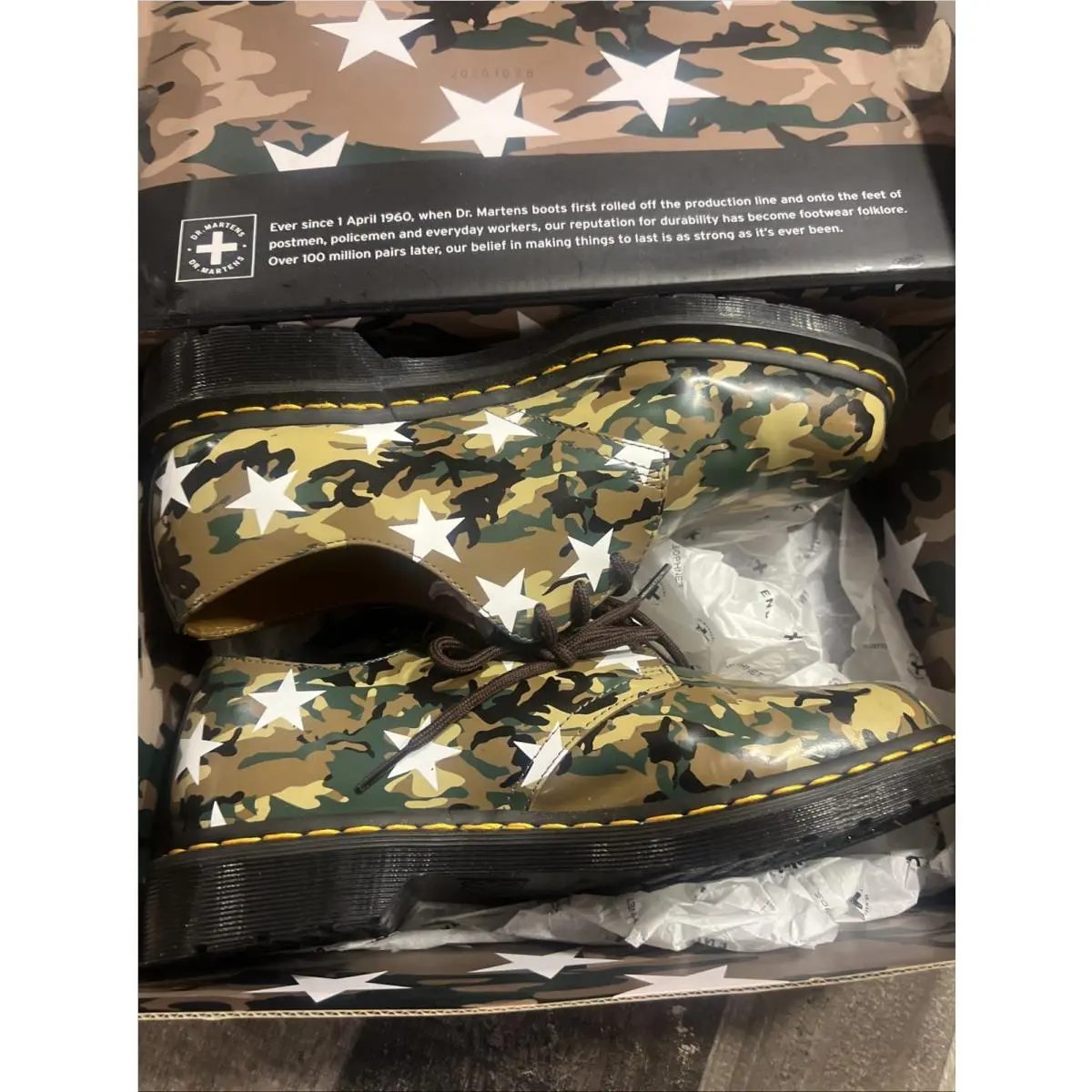 Dr. Martens shoes - Star - Star - Multicolor (UPC: 0190665411416) 2