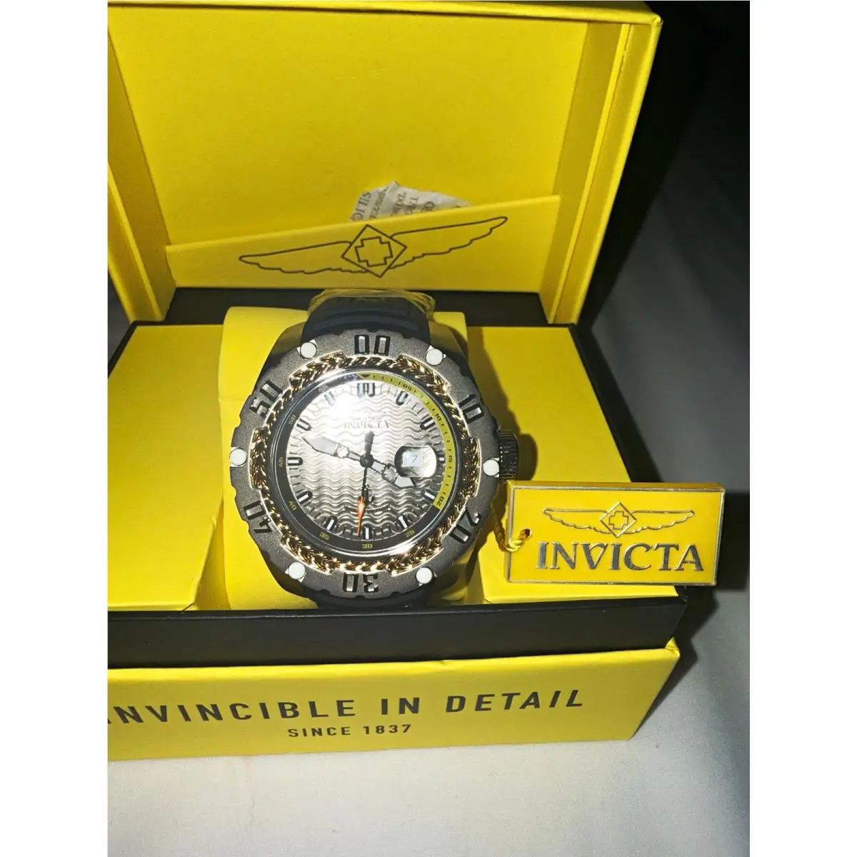 Invicta Ocean Voyage Men`s Quartz Diver Silver Dial Black Rubber Strap Date Box
