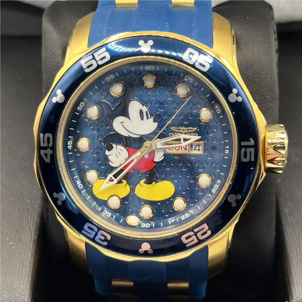 Invicta Disney Limited Edition Mickey Mouse Men`s 23764 Watch 48mm