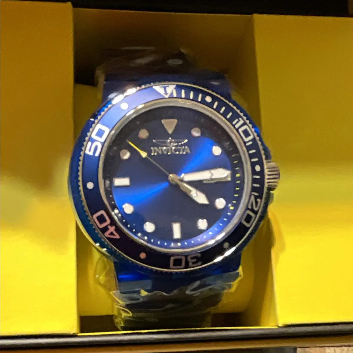 Invicta Pro Diver Men`s Quartz Blue Ice XL Dial Silicone Strap Watch 100m w/ Box