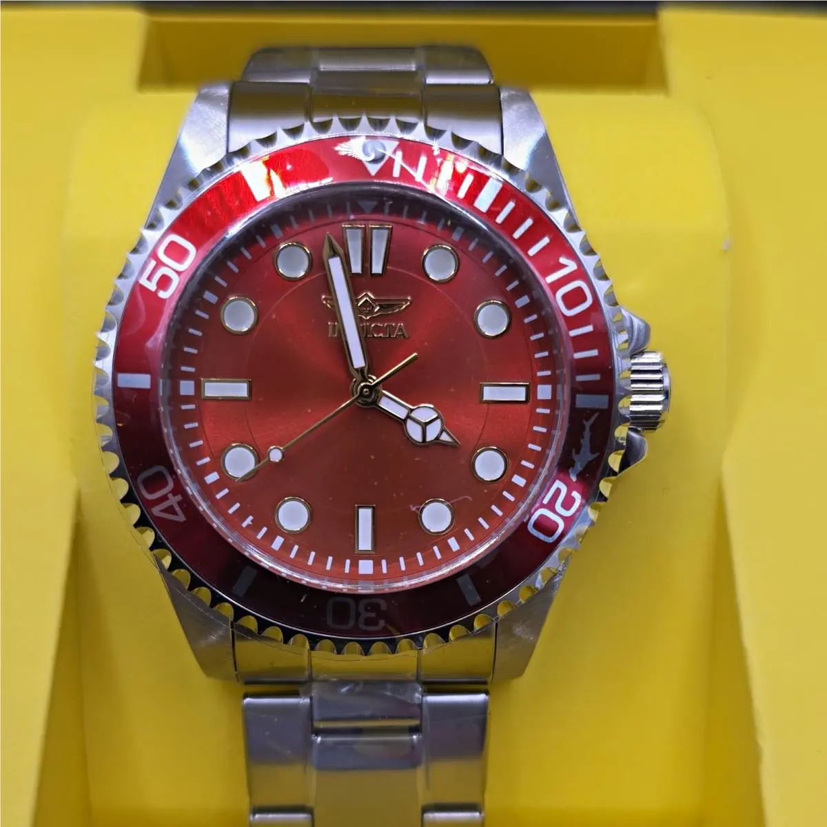 Invicta Pro Diver Men`s Quartz Watch 200m Red Dial/bezel SS Bracelet 50506