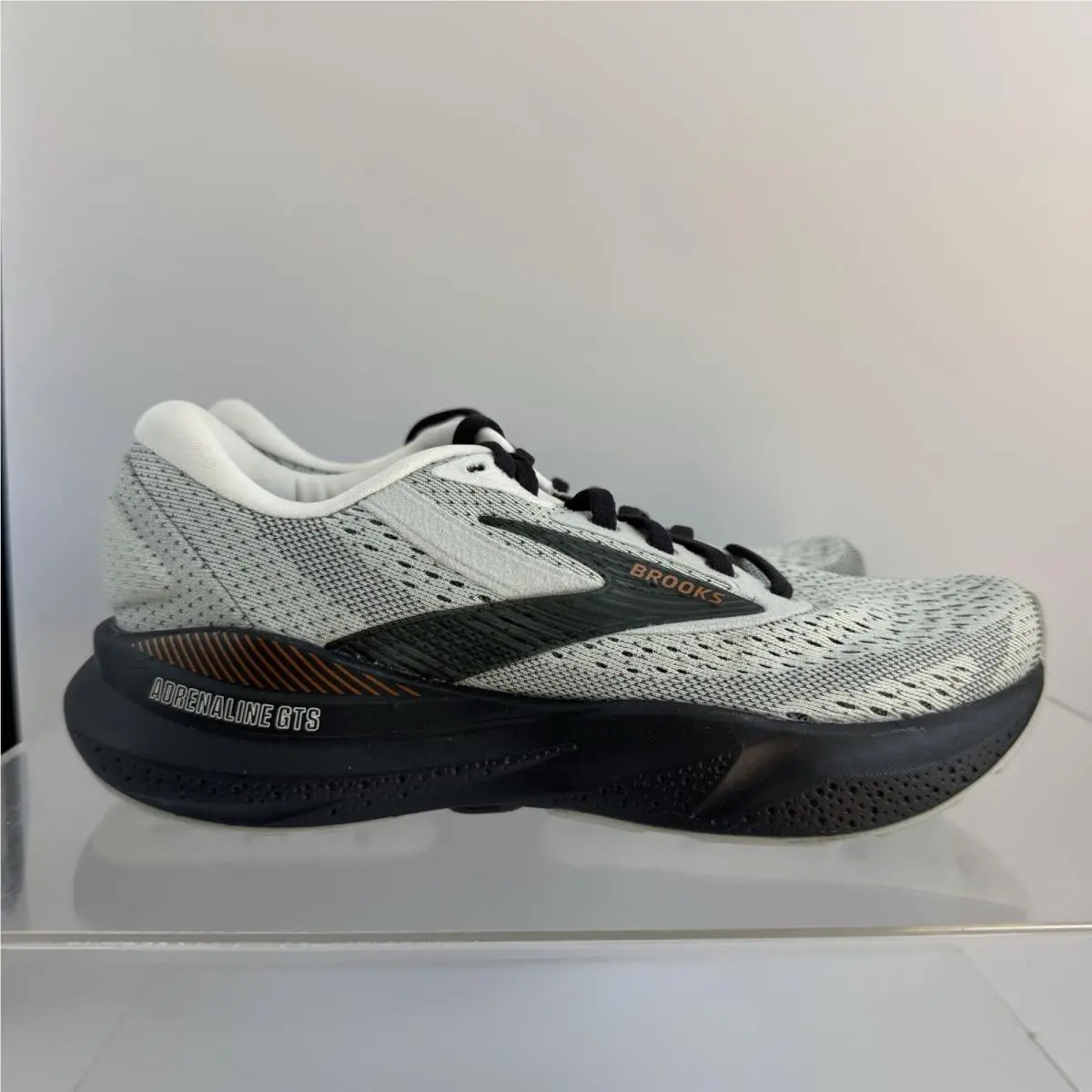 Brooks shoes - Adrenaline GTS 24 - Adrenaline GTS - 1204261D030 - Multicolor 0