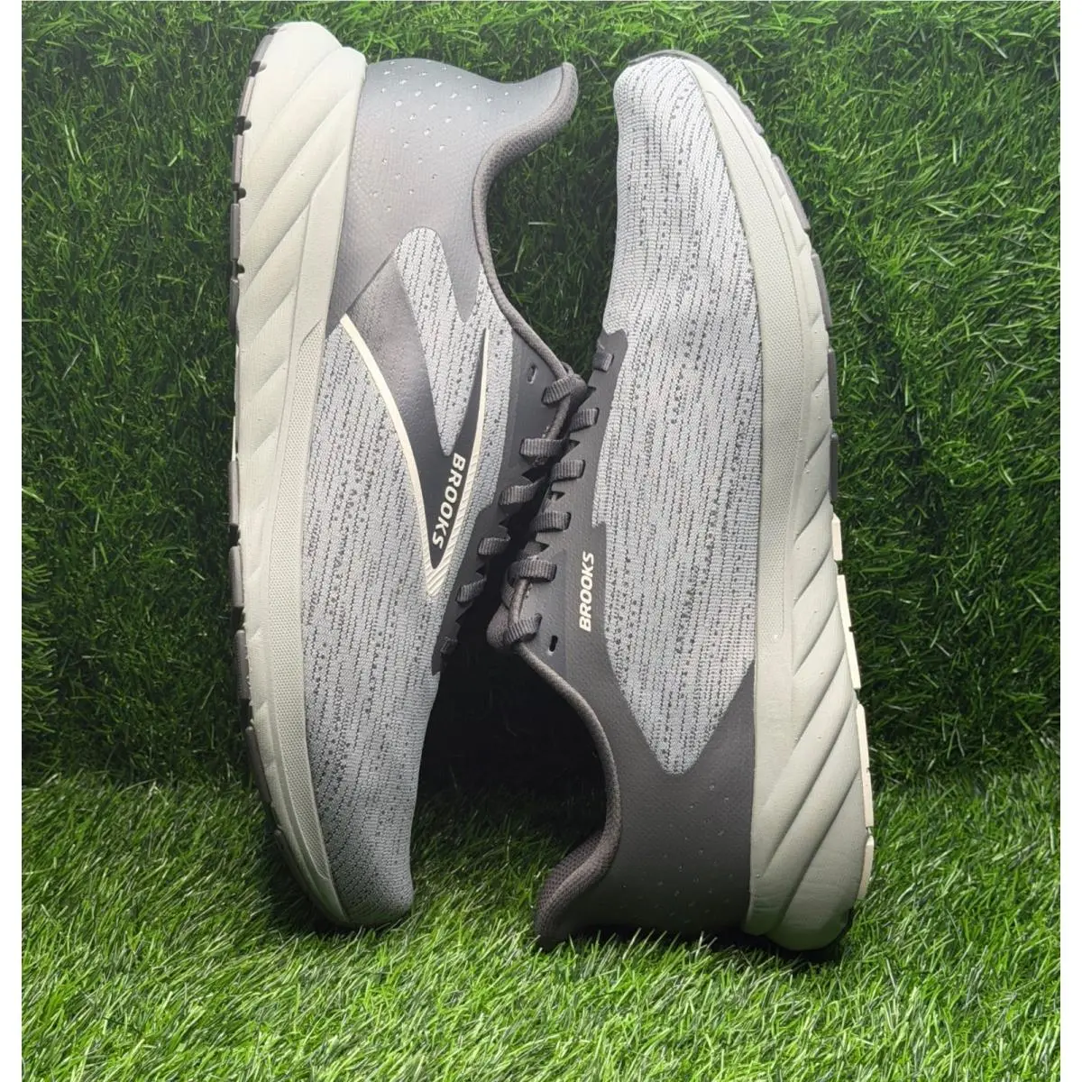 Brooks shoes - Anthem 7 - Anthem - Gray 3