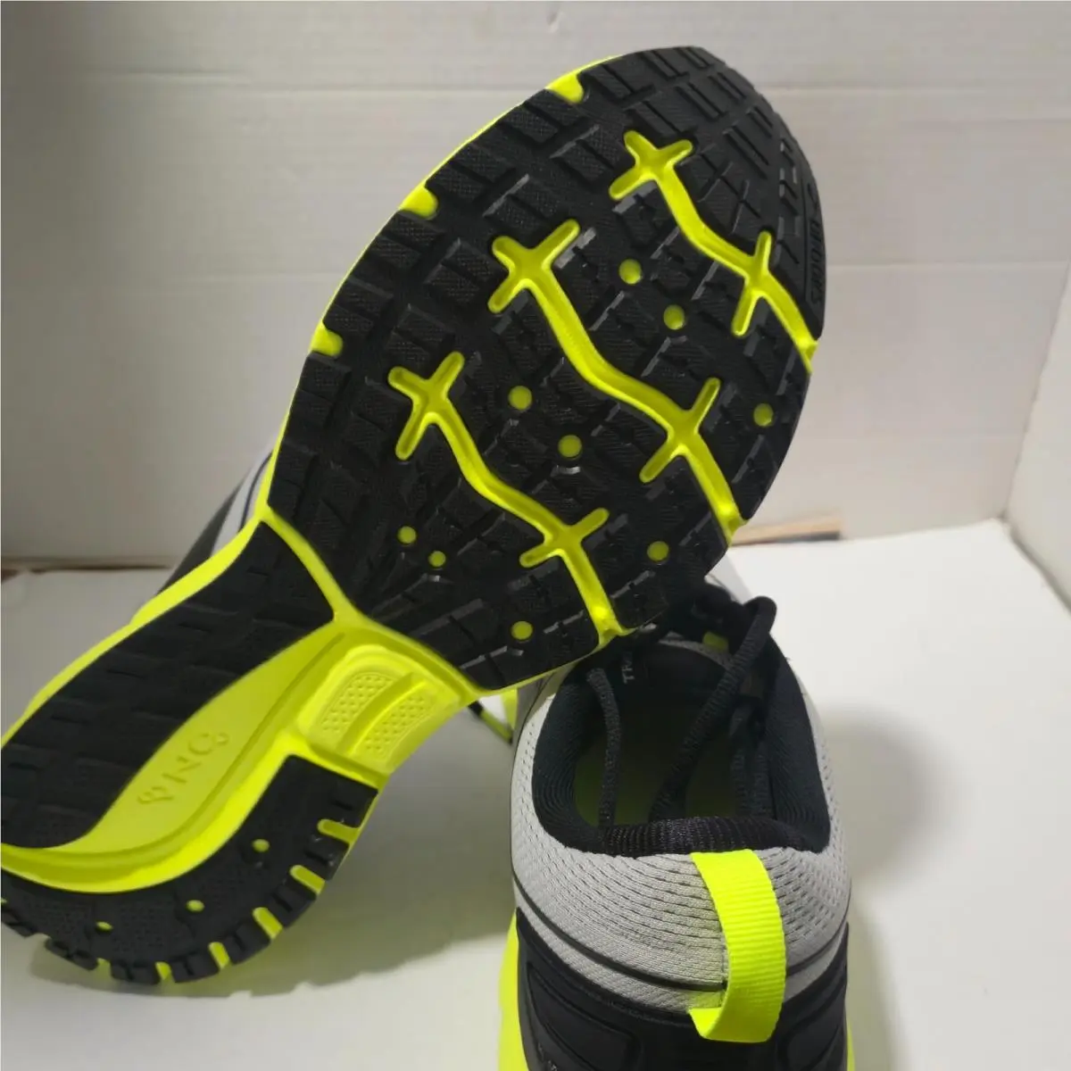 Brooks shoes - Transmit 3 - Transmit - 110363 1D 099 - Gray 2