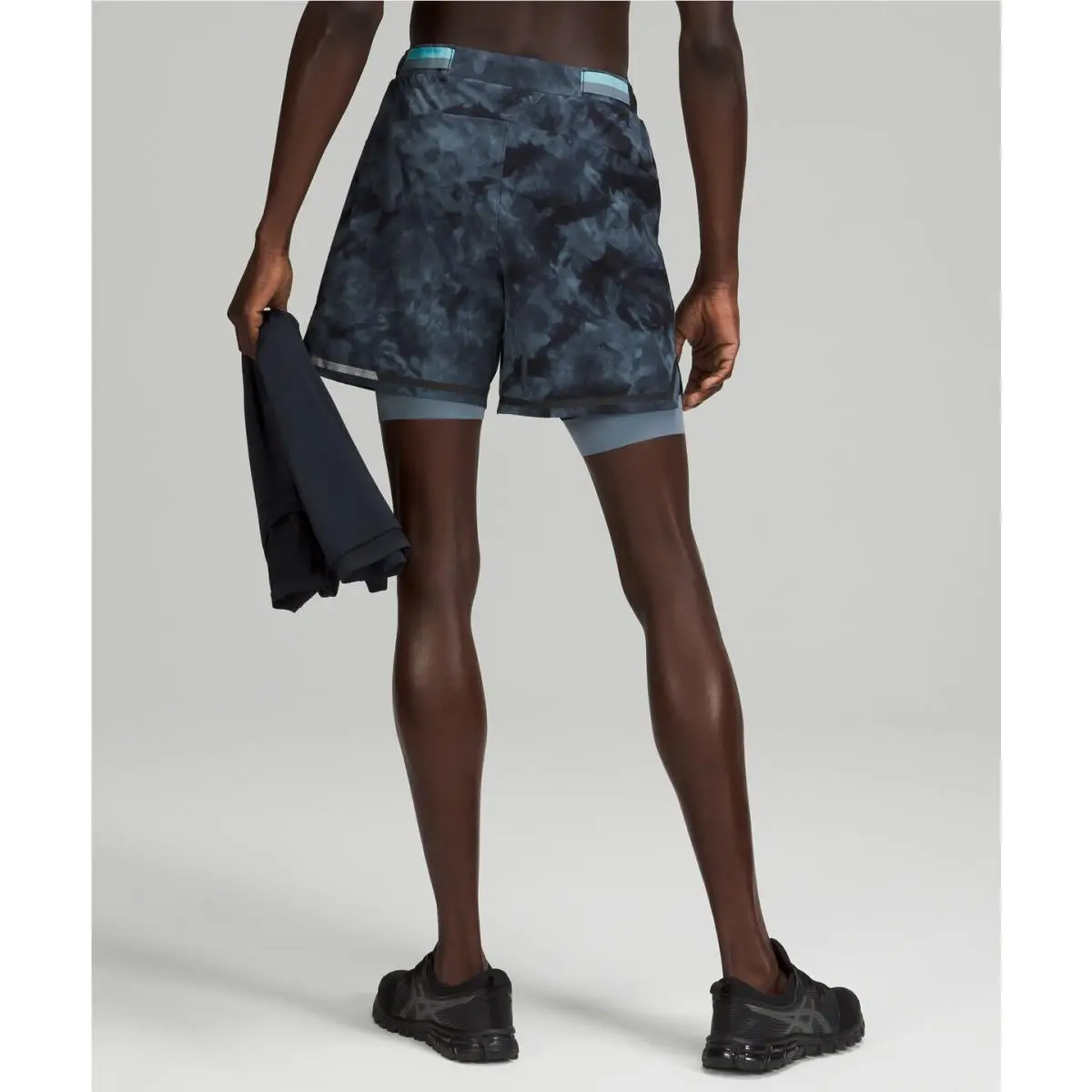 Lululemon Men Surge Short 6 Lined Bold Lines Spray Dye Size- M