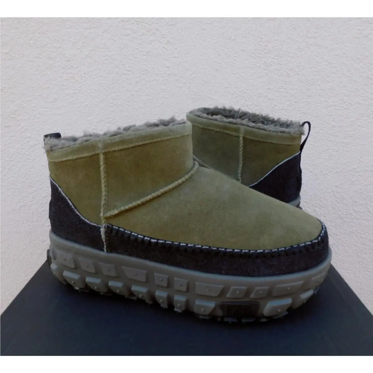 Ugg All Gender Venture Daze Ultra Mini Platform Boots Men US 9/ Women 10