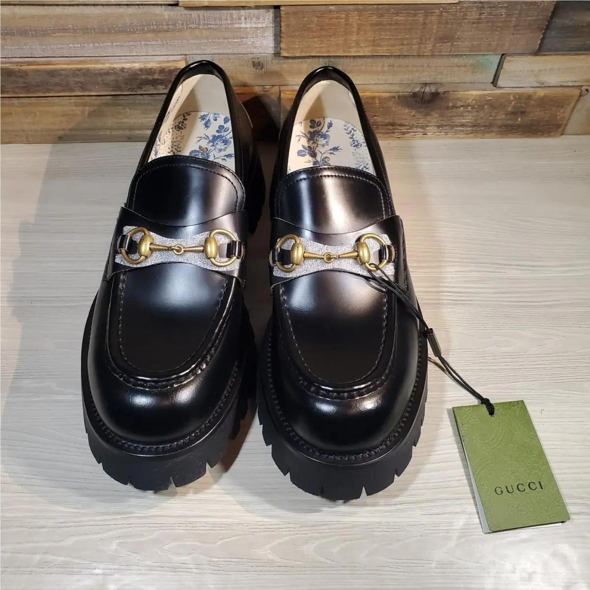 Gucci Cordovan Loafers 11.5 Lux Leather Lug Sole Horsebit Bee Logo 577236