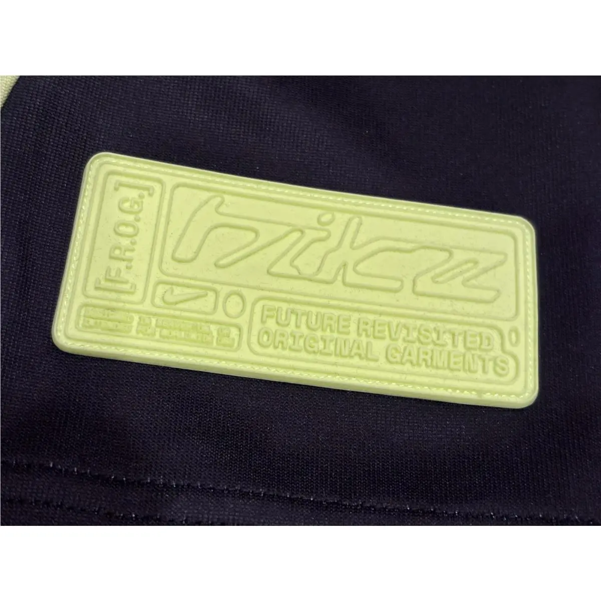Nike clothing - Black / Volt-White (UPC: 198727287993) 0