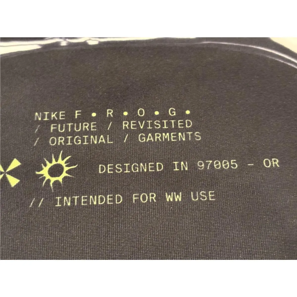Nike clothing - Black / Volt-White (UPC: 198727287993) 1