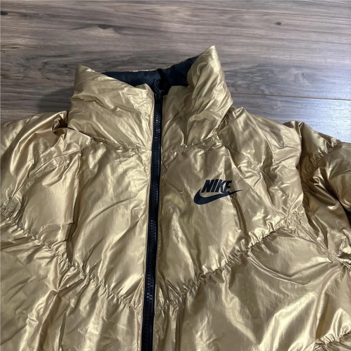 Nike clothing - Gold 1