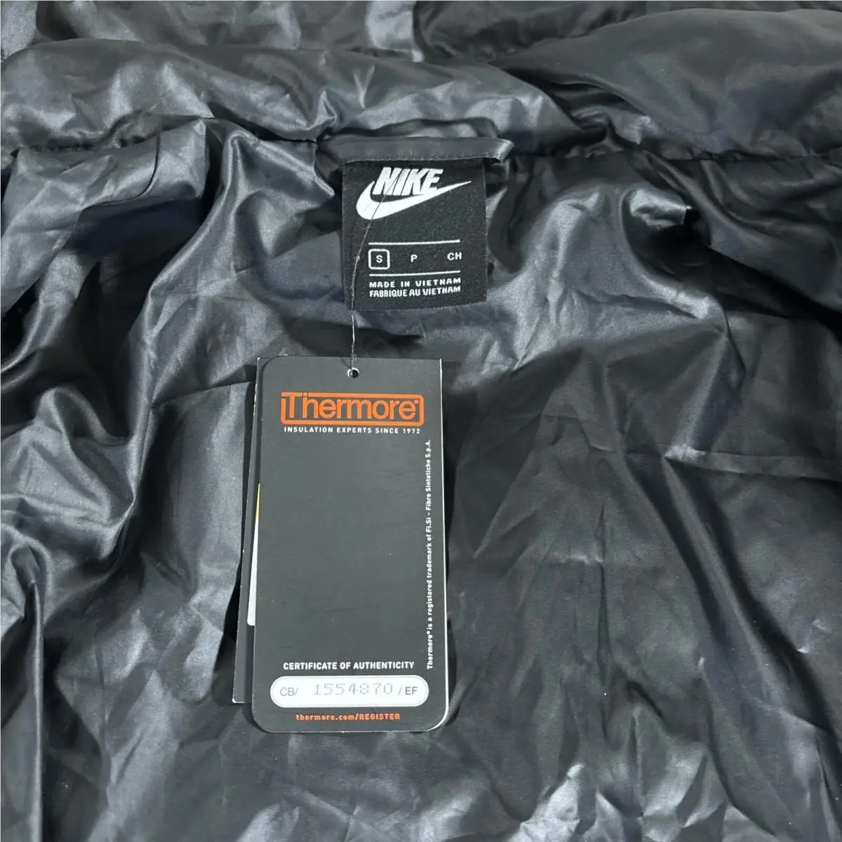 Nike clothing - Gold 4