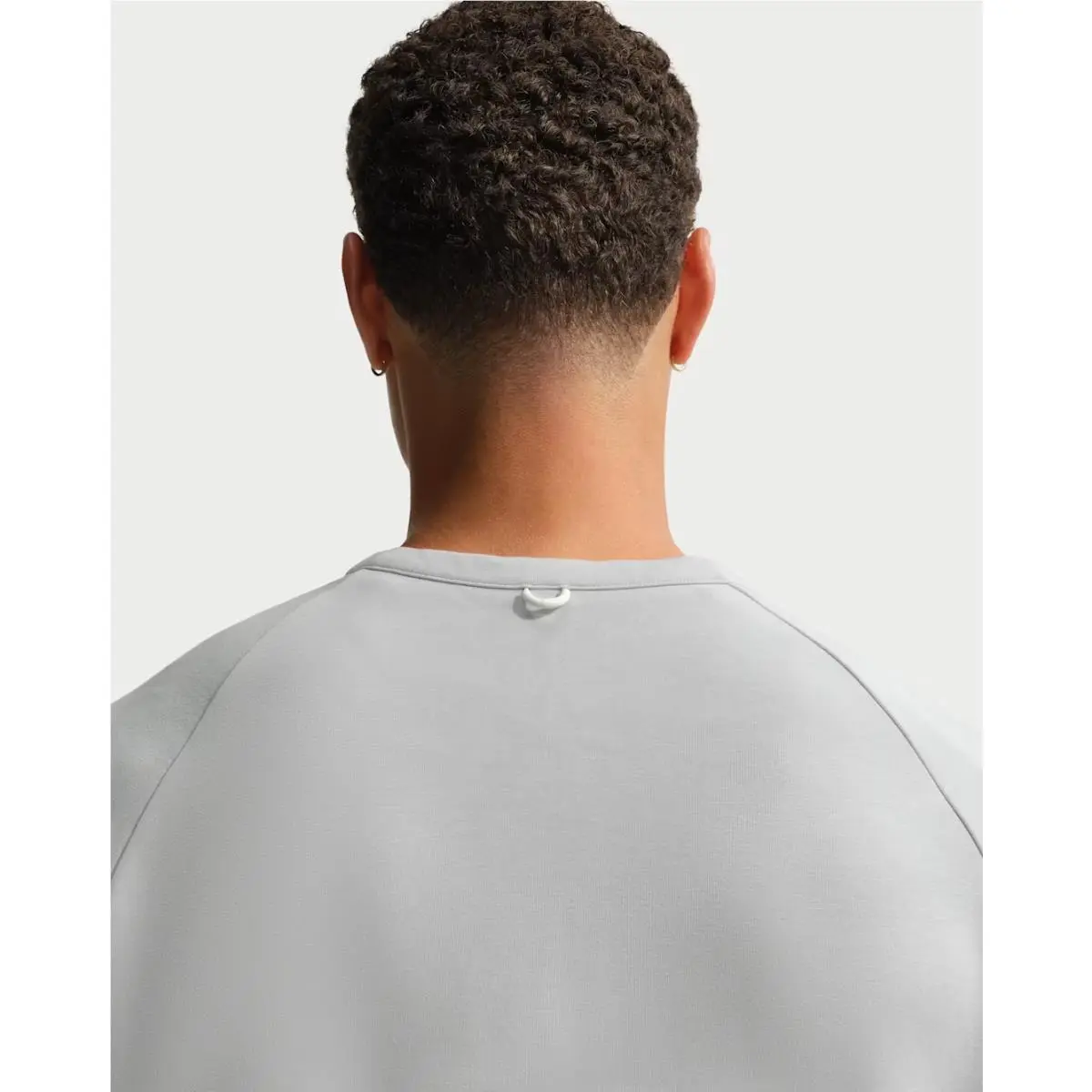 Nike clothing - Gray (UPC: 198488166827) 0