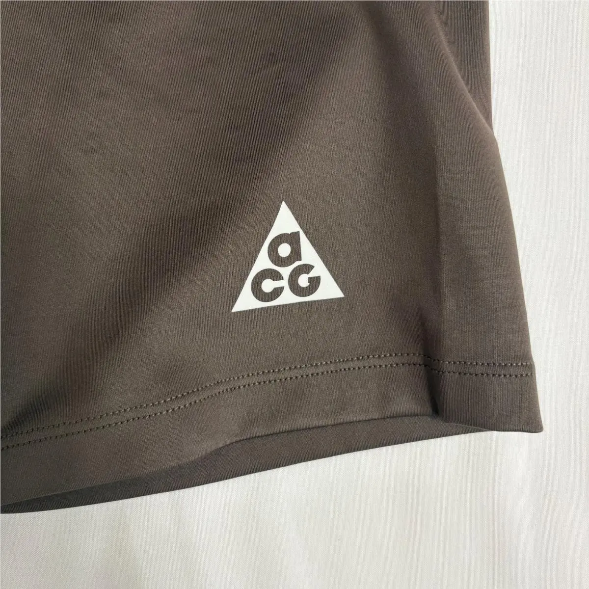 Nike clothing - Brown 3