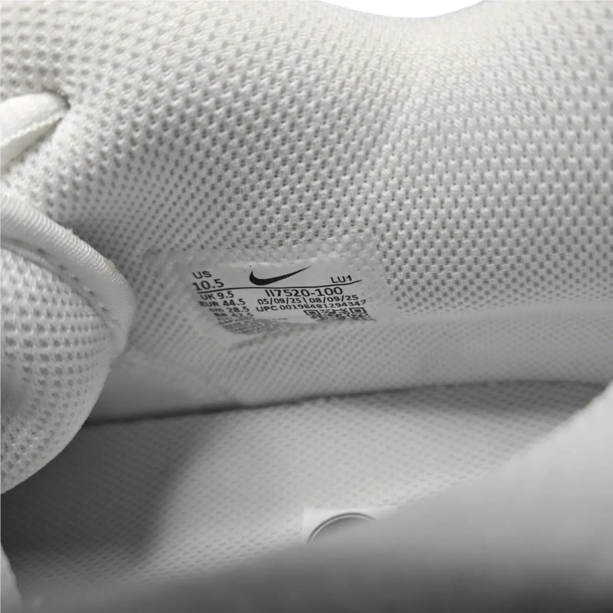 Nike shoes - LeBron Witness IX - LeBron Witness - II7520-100 - White 7