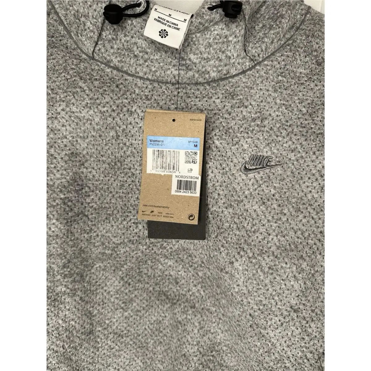Nike clothing - Gray (UPC: 0196149923031) 0