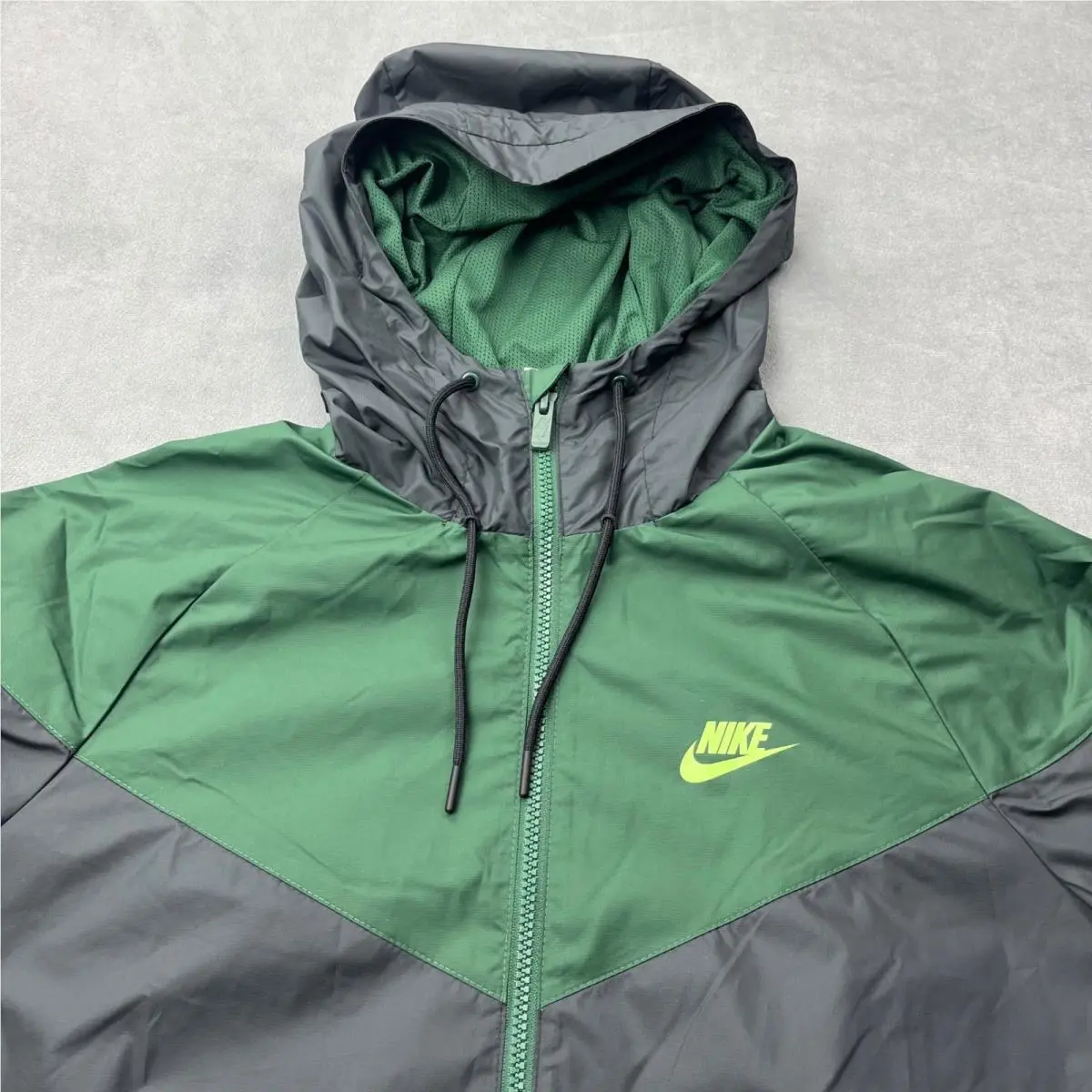 Nike clothing - Windrunner - Windrunner - Green 5