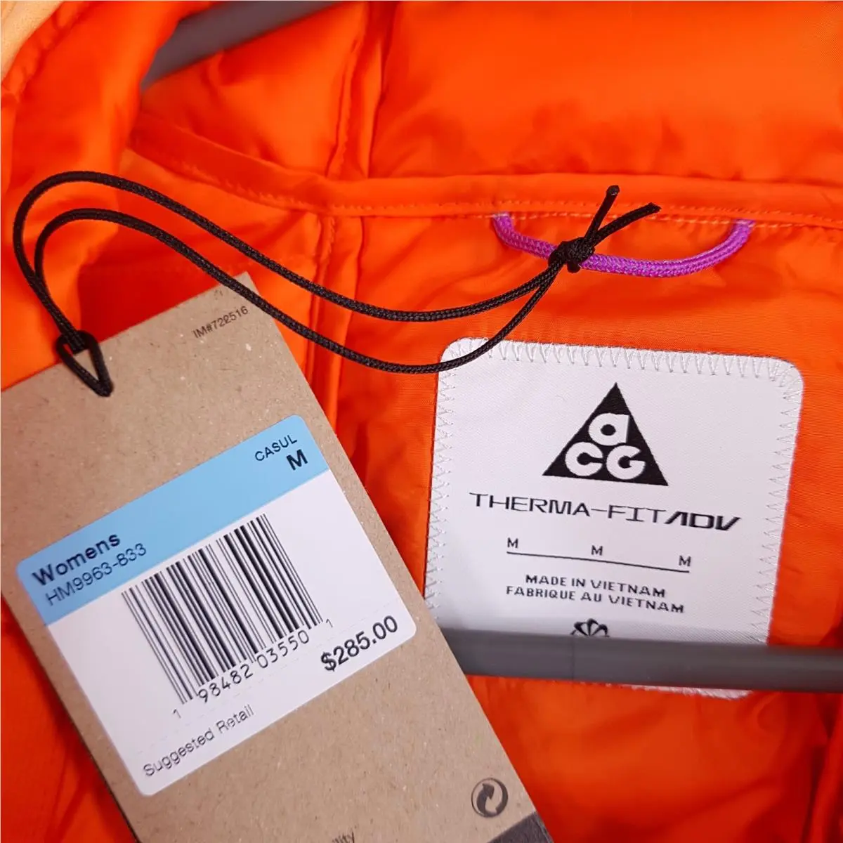 Nike clothing - Orange (UPC: 0198482035501) 4
