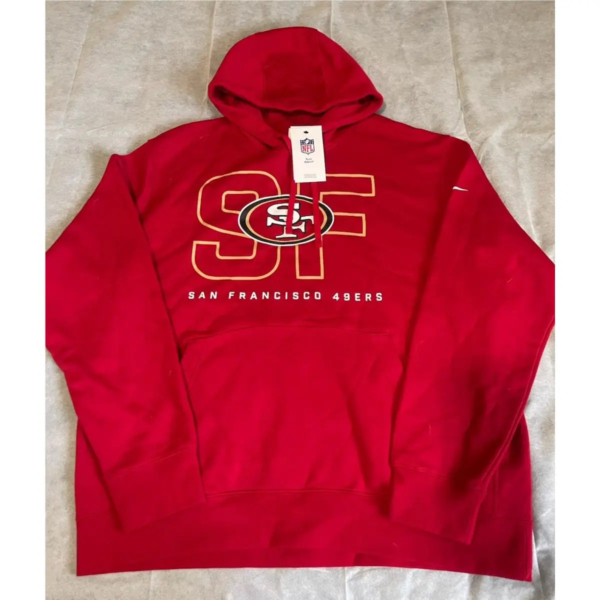 Nike clothing - Red Gold (UPC: 0198424256902) 1
