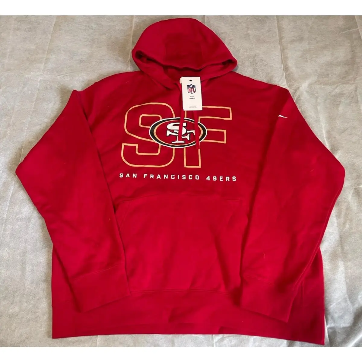 Nike clothing - Red Gold (UPC: 0198424256902) 2
