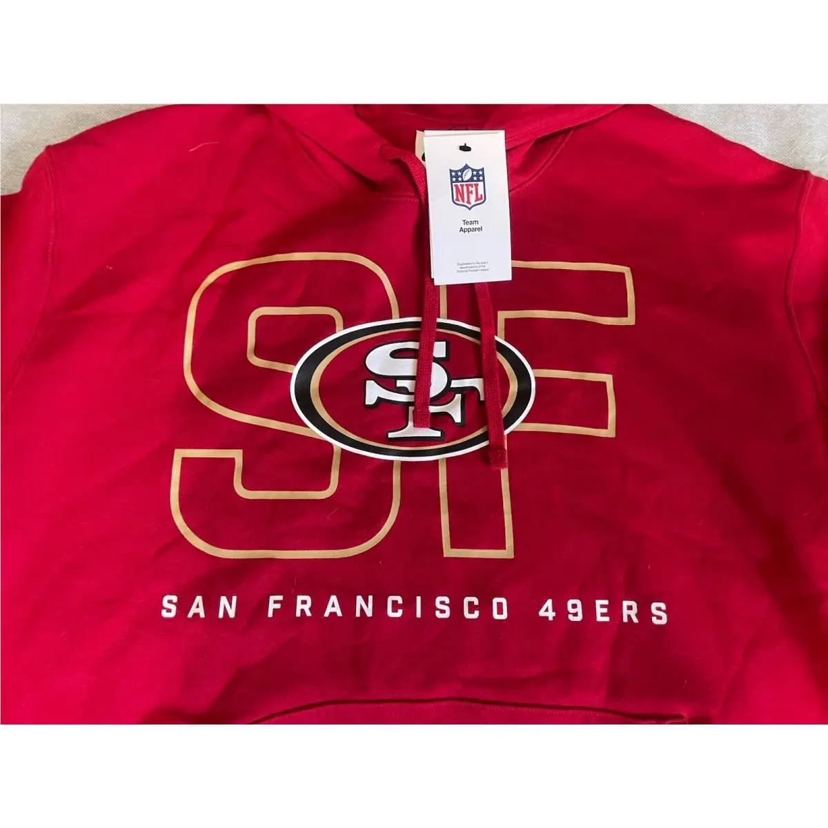 Nike clothing - Red Gold (UPC: 0198424256902) 5