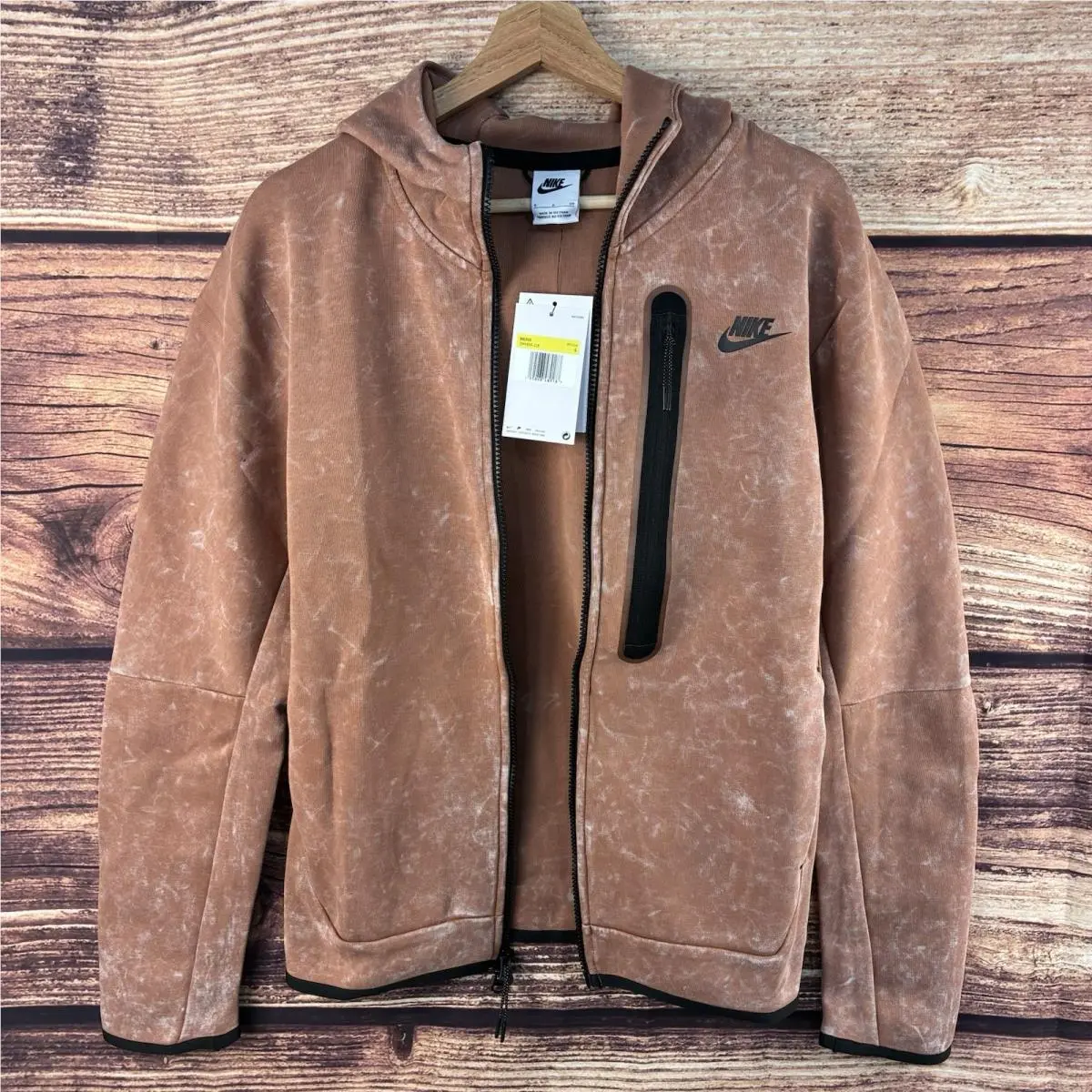 Nike clothing - Brown (UPC: 0195868489187) 1