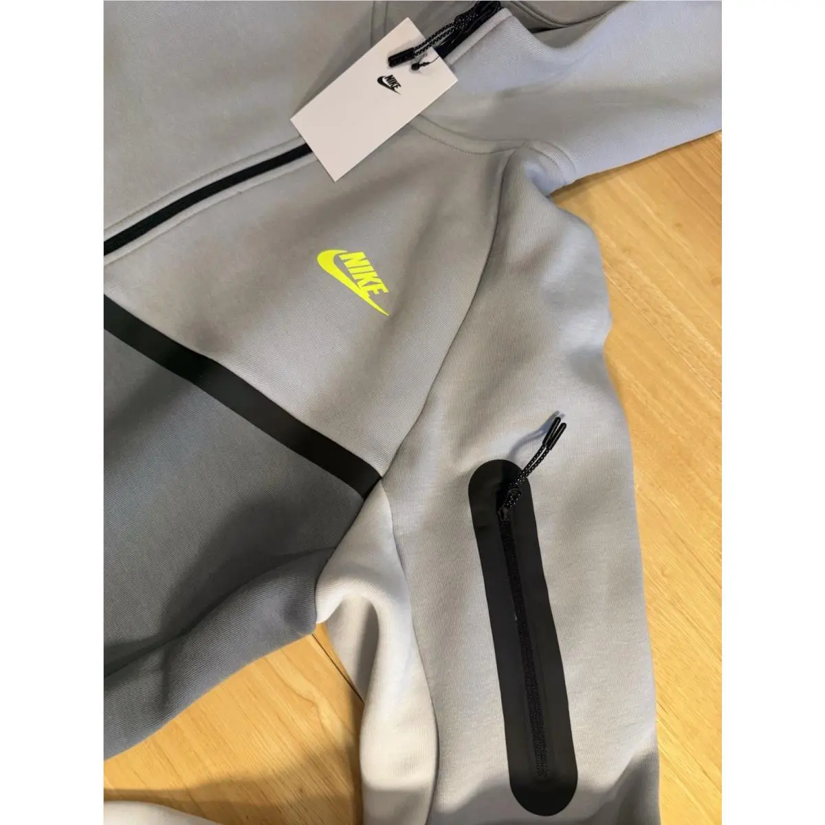 Nike clothing - Light Smoke Grey/Cool Grey-Photon Dust-Volt 0