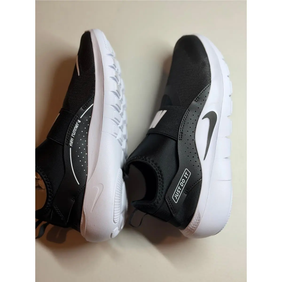 Nike shoes - Black 2