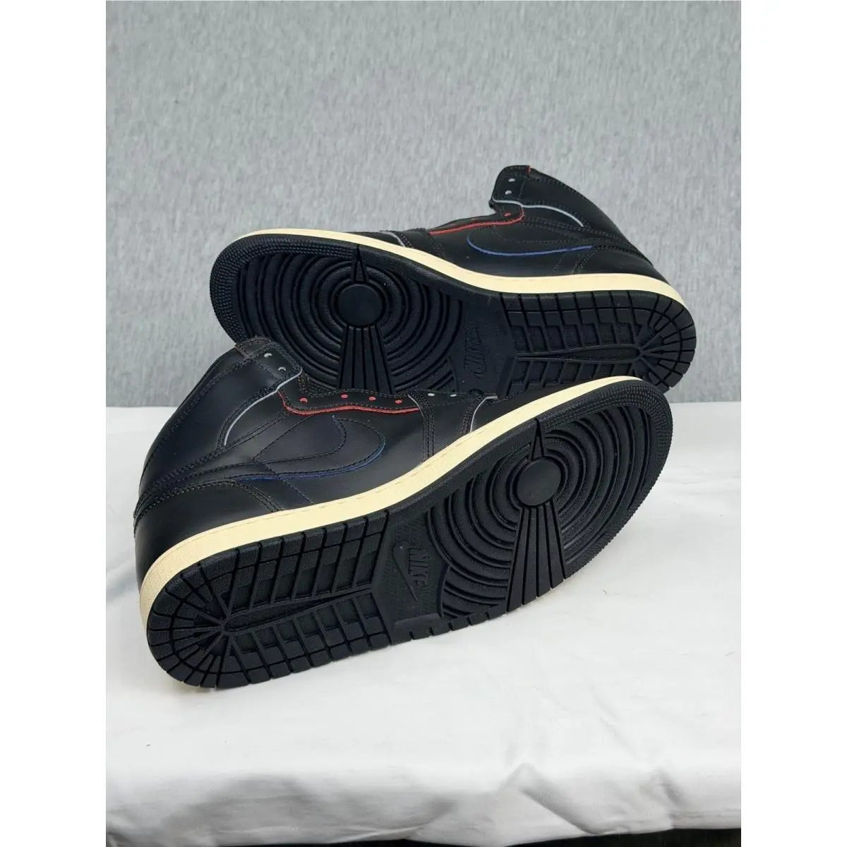Nike shoes - Jordan 1 Retro High OG Black Muslin - Black 8