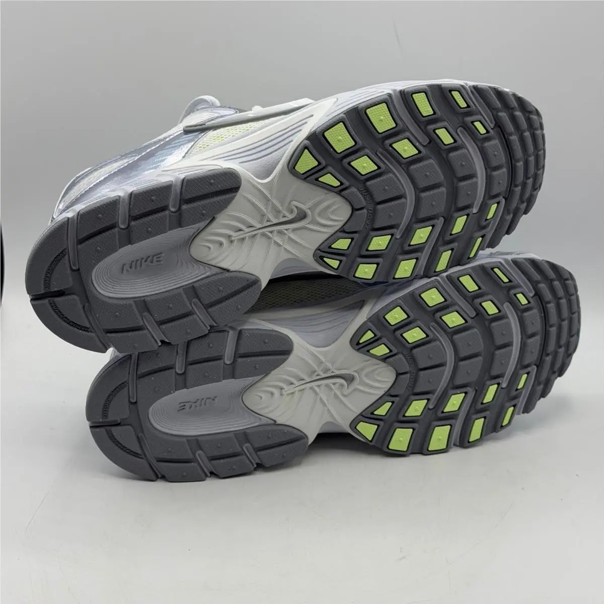 Nike shoes - Gray 4