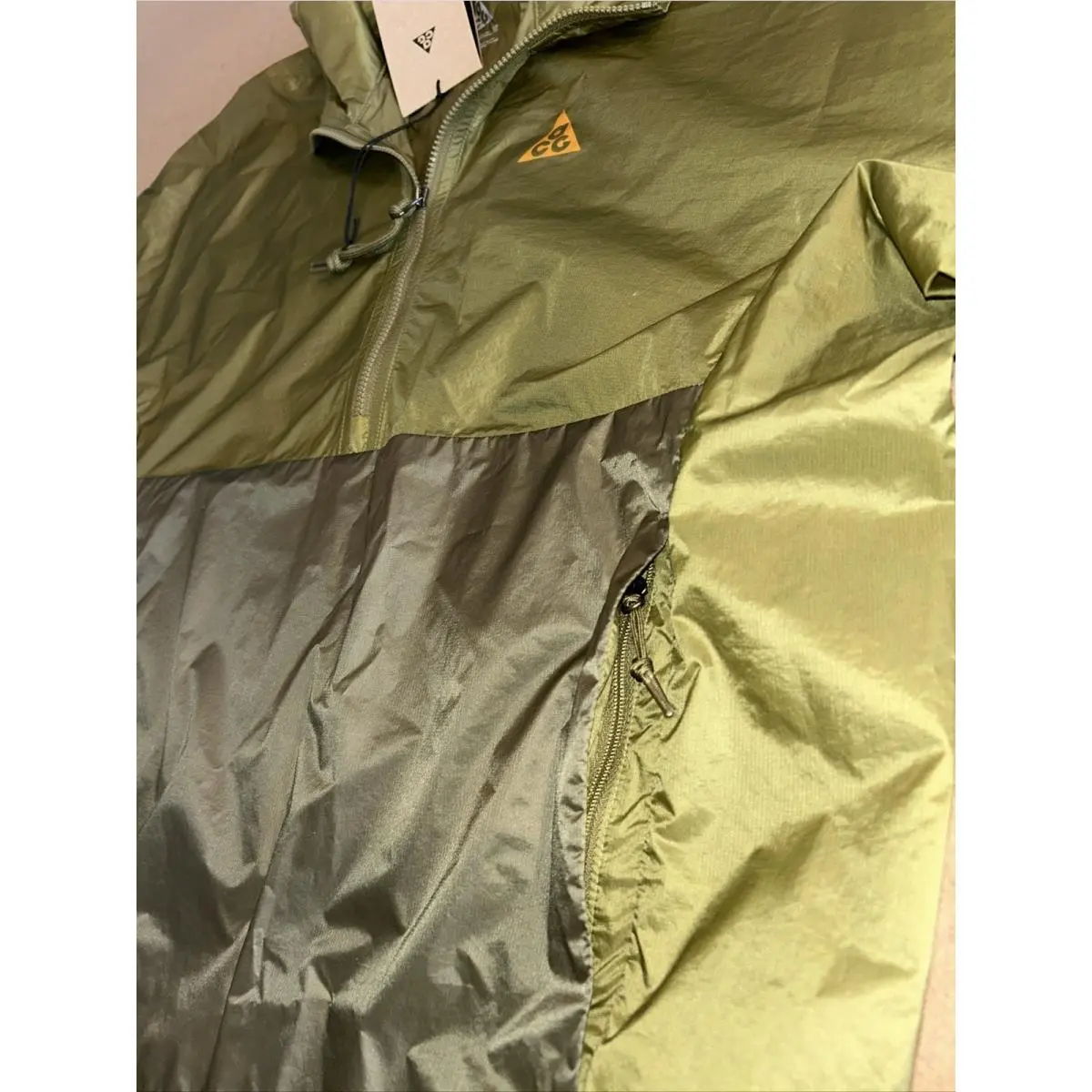 Nike clothing - Olive (UPC: 195871917752) 1