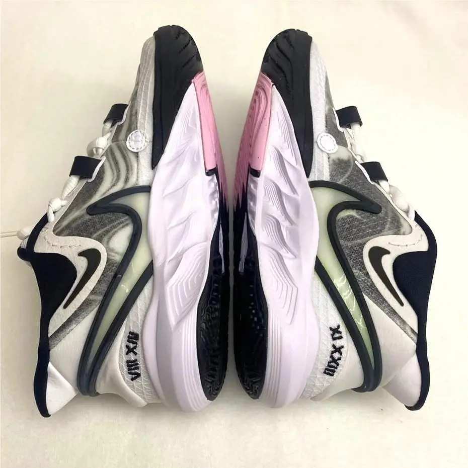 Nike shoes - Black 2