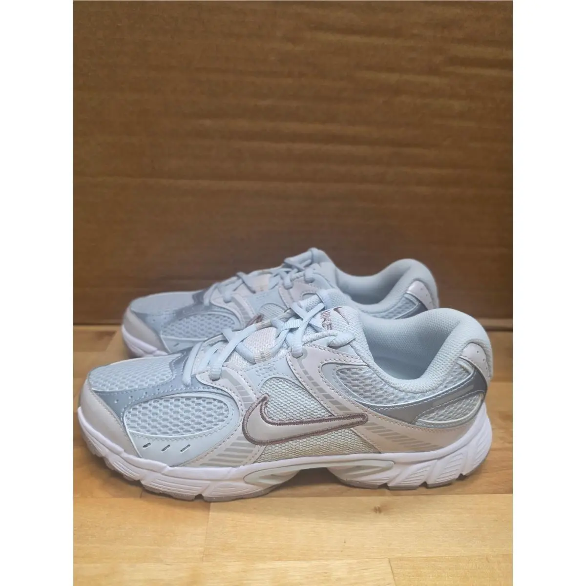 Nike shoes - HQ6411 400 - White 0