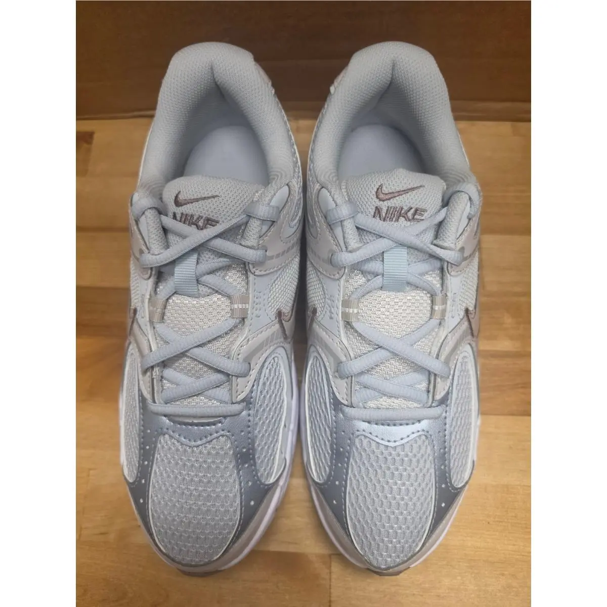 Nike shoes - HQ6411 400 - White 2