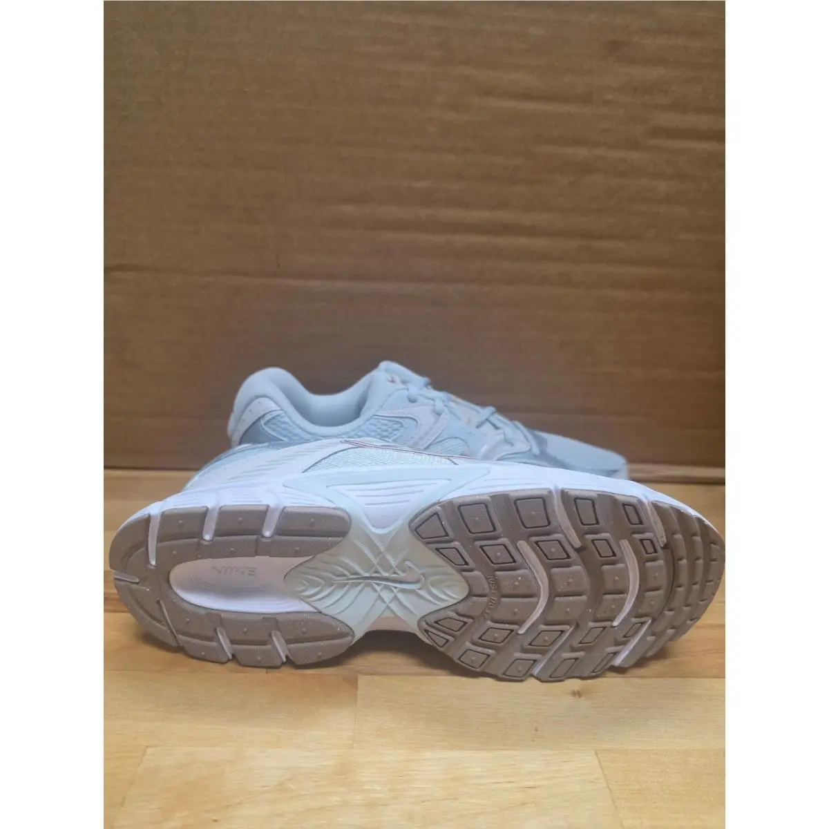 Nike shoes - HQ6411 400 - White 4
