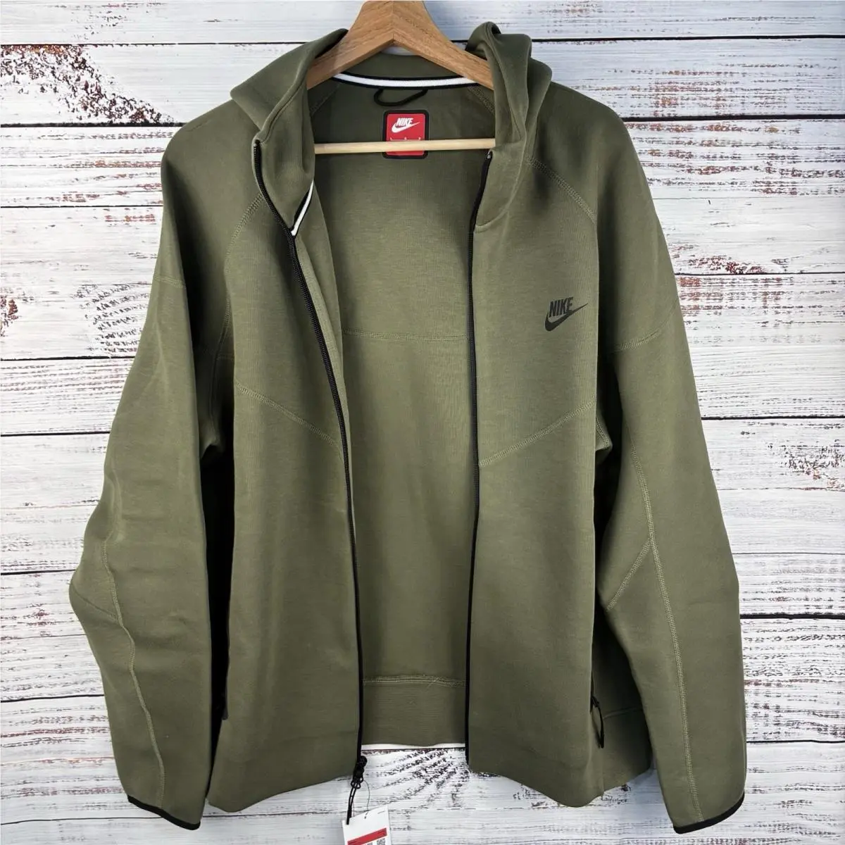 Nike clothing - Green (UPC: 0196607413401) 0
