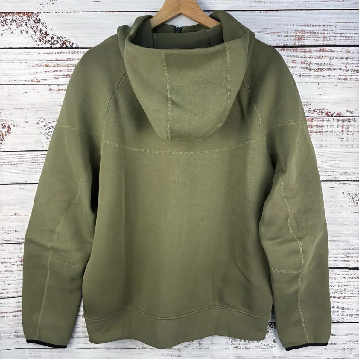 Nike clothing - Green (UPC: 0196607413401) 1