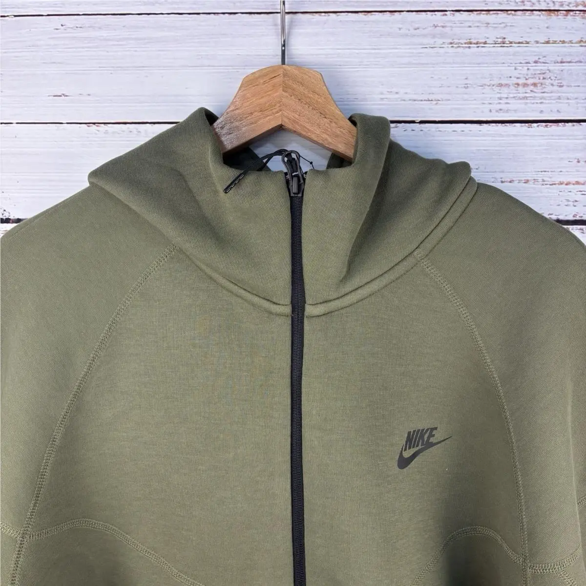 Nike clothing - Green (UPC: 0196607413401) 3