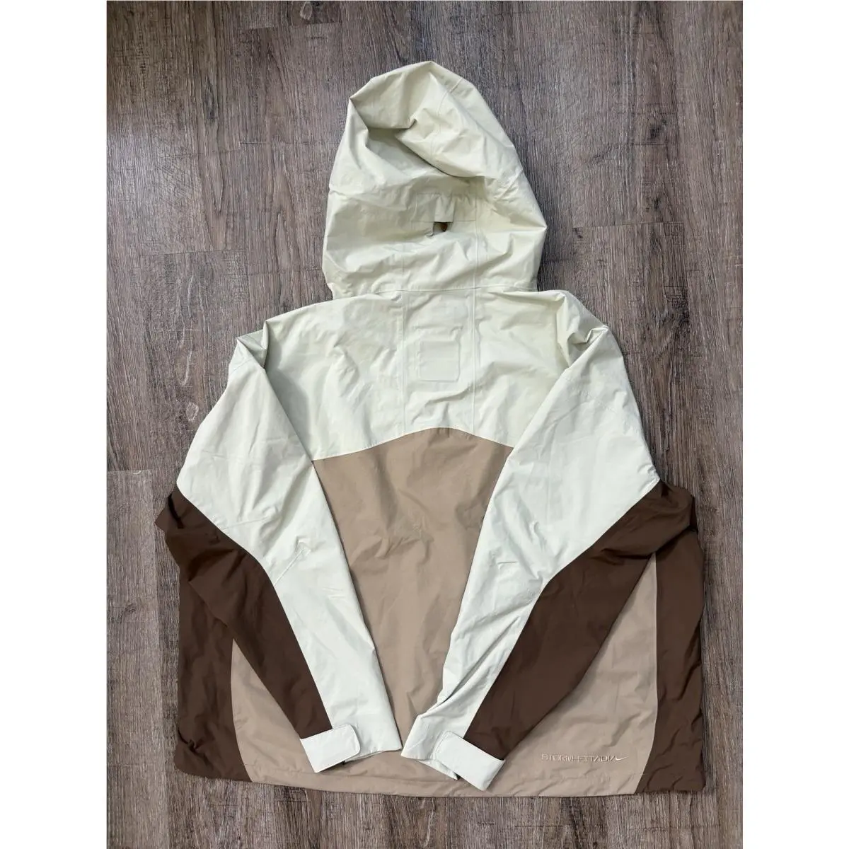Nike clothing - Beige (UPC: 0198482034009) 0