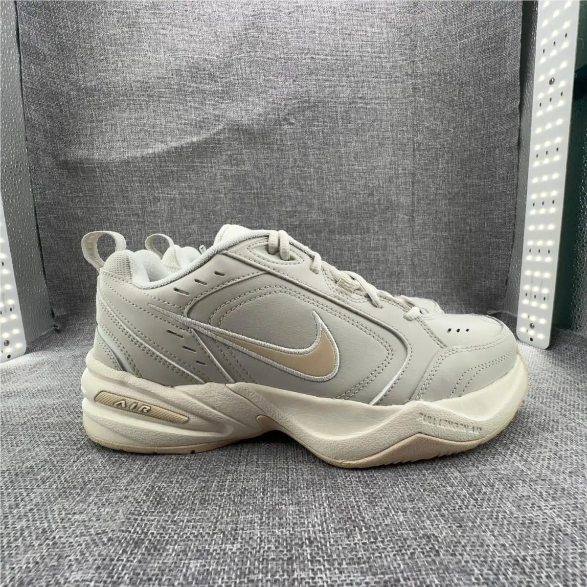 Nike shoes - Nike Air Monarch IV - Air Monarch - Ivory 0