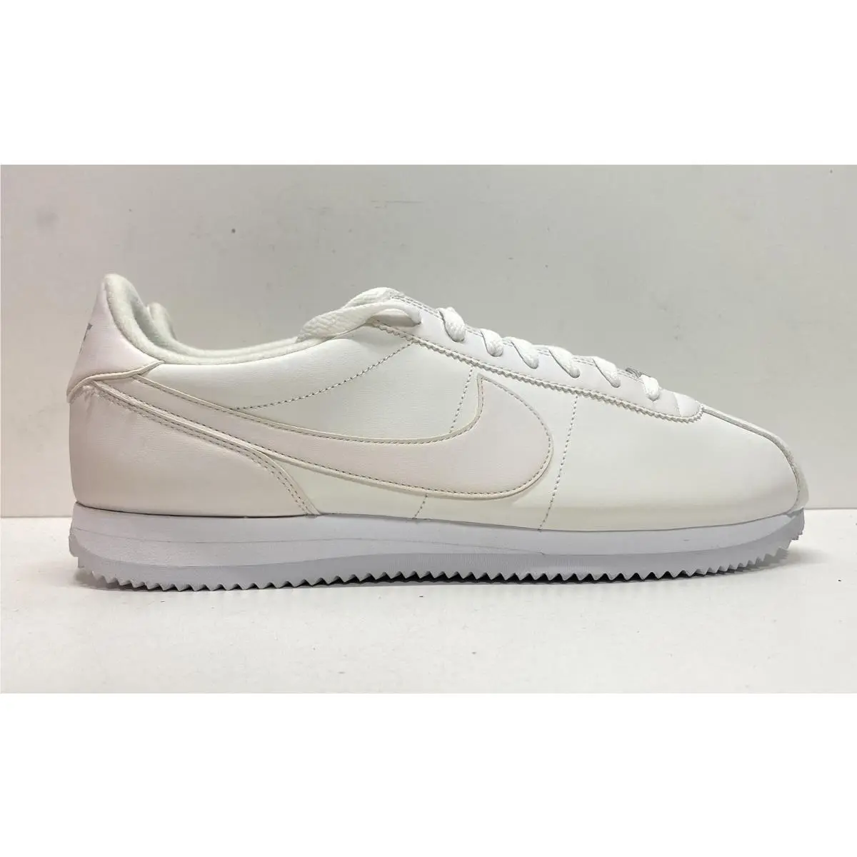 Nike shoes - Cortez Basic - Cortez Basic - 819719-110 - White 1
