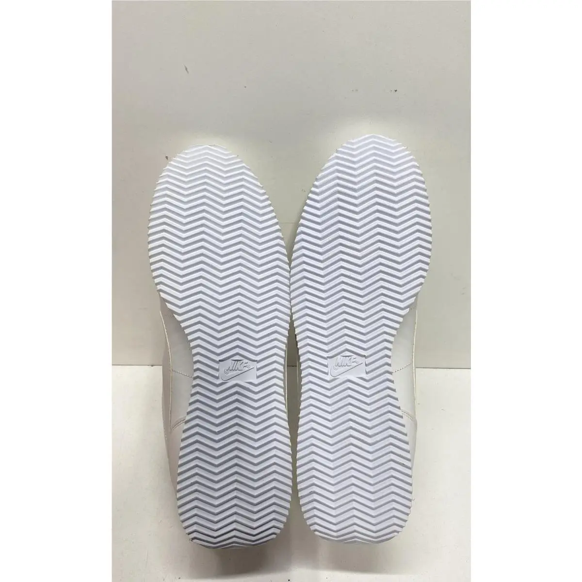Nike shoes - Cortez Basic - Cortez Basic - 819719-110 - White 4